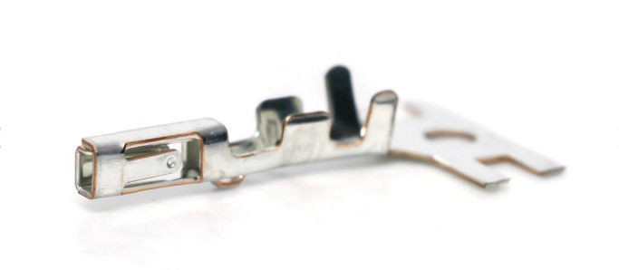 Crimp Automotive Electrical Connectors IP67 Socket Female Cont Pin